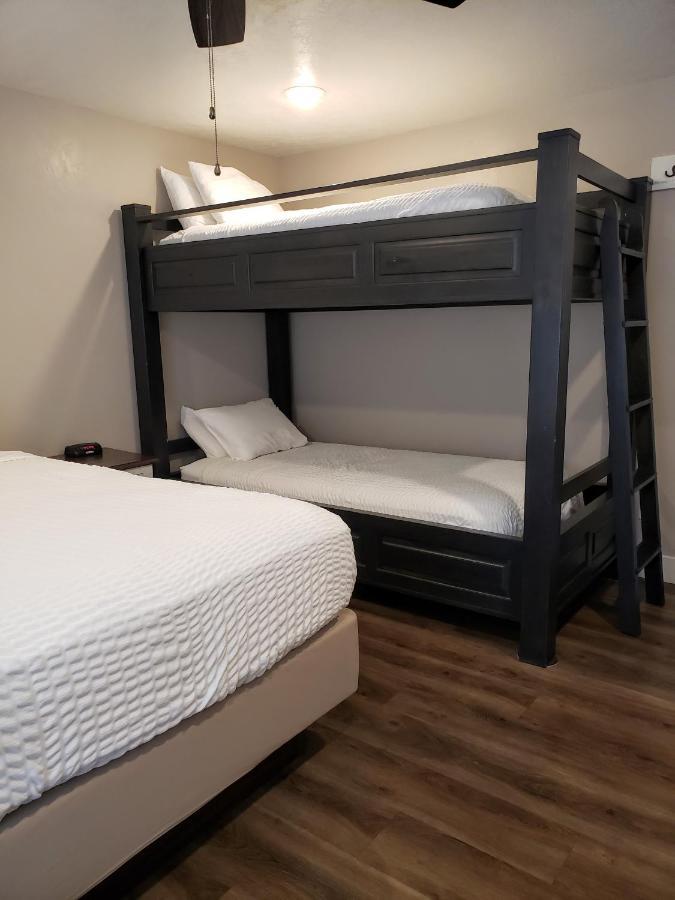 Flaming Gorge Resort Dutch John 외부 사진